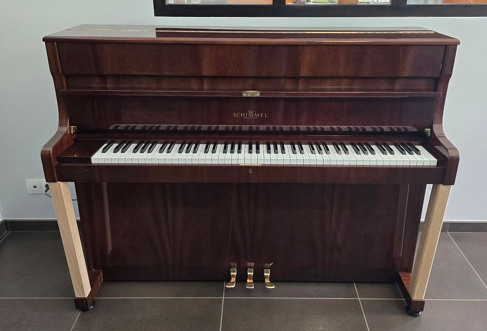Piano Schimmel Instruments de musique