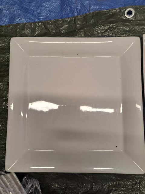 ASSIETTES DE PRESENTATIONS
60 13580 La fare-les-oliviers