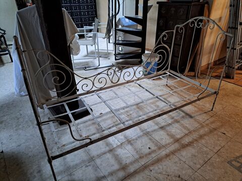 Lit ancien en fer forg� 80 Saint-Mamm�s (77)