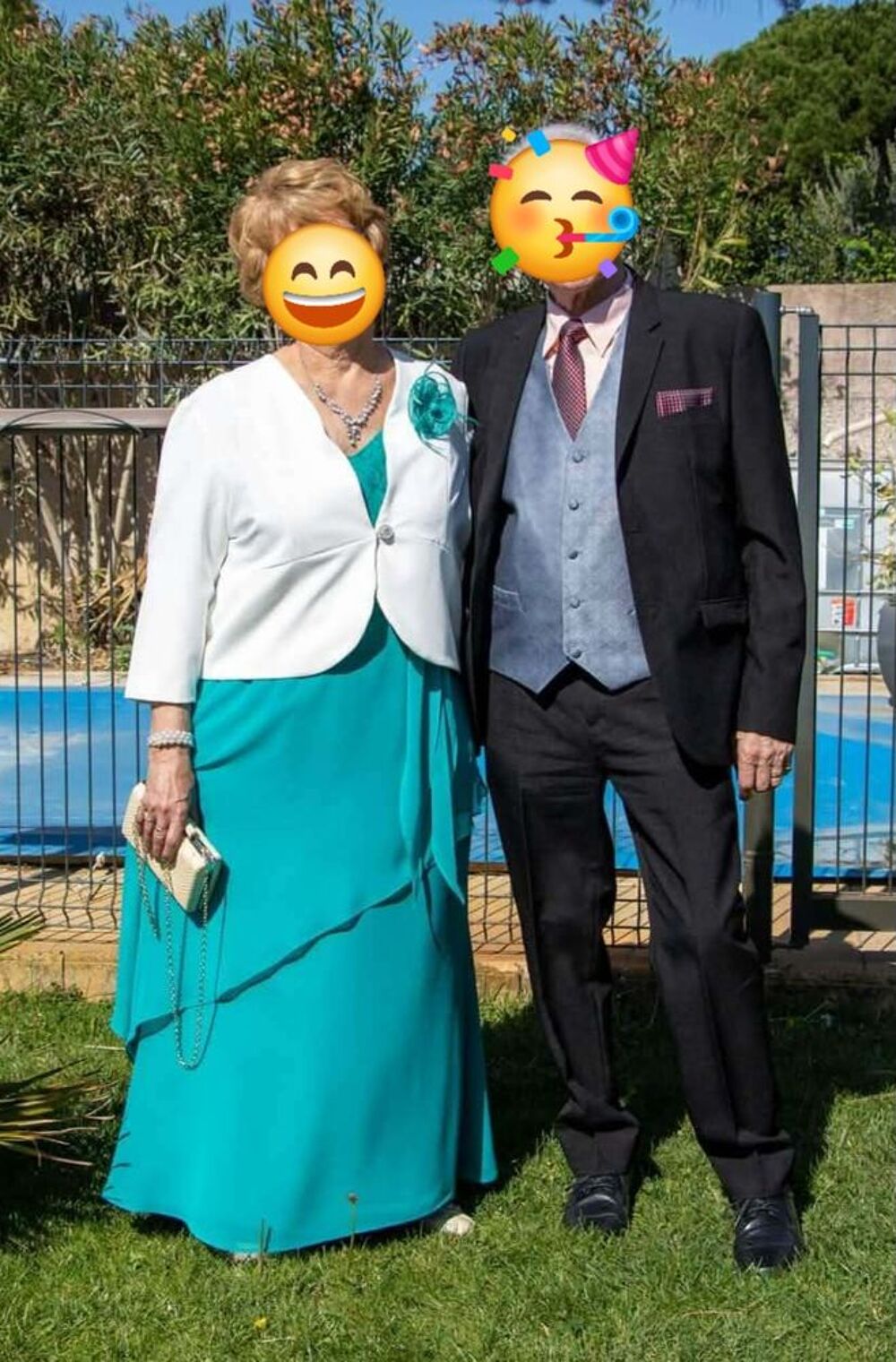 Robe longue de c&eacute;r&eacute;moniie et bol&eacute;ro . 
Vêtements