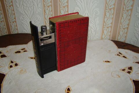 Briquet livre Corona vintage années 1960  
25 Gargenville (78)