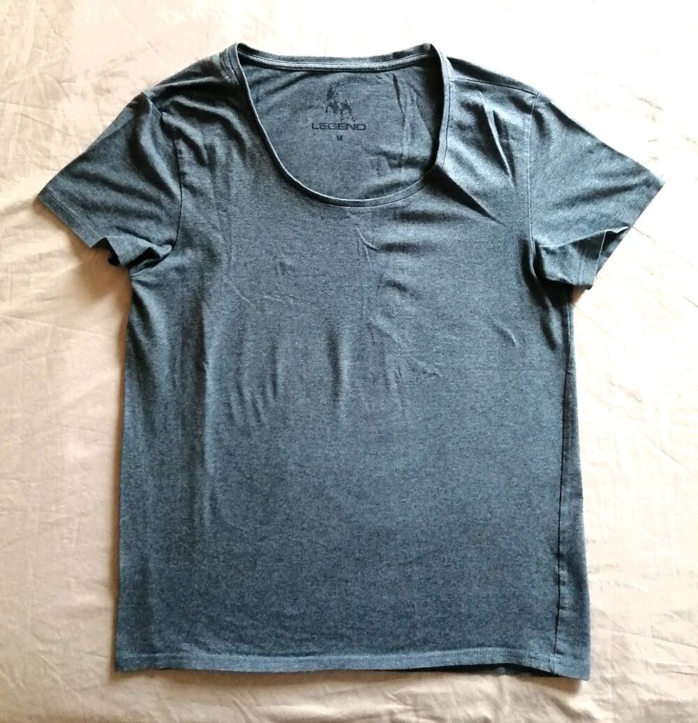 Tee-shirt LEGEND - taille M Neuf Vêtements
