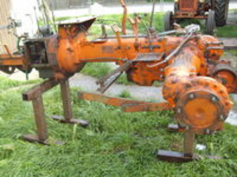     pièces    pour  tracteur  vendeuvre    bob 500     , 
