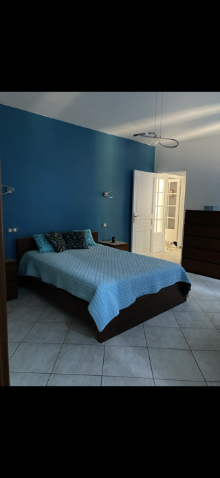  Villa à louer 6 pièces 200 m²