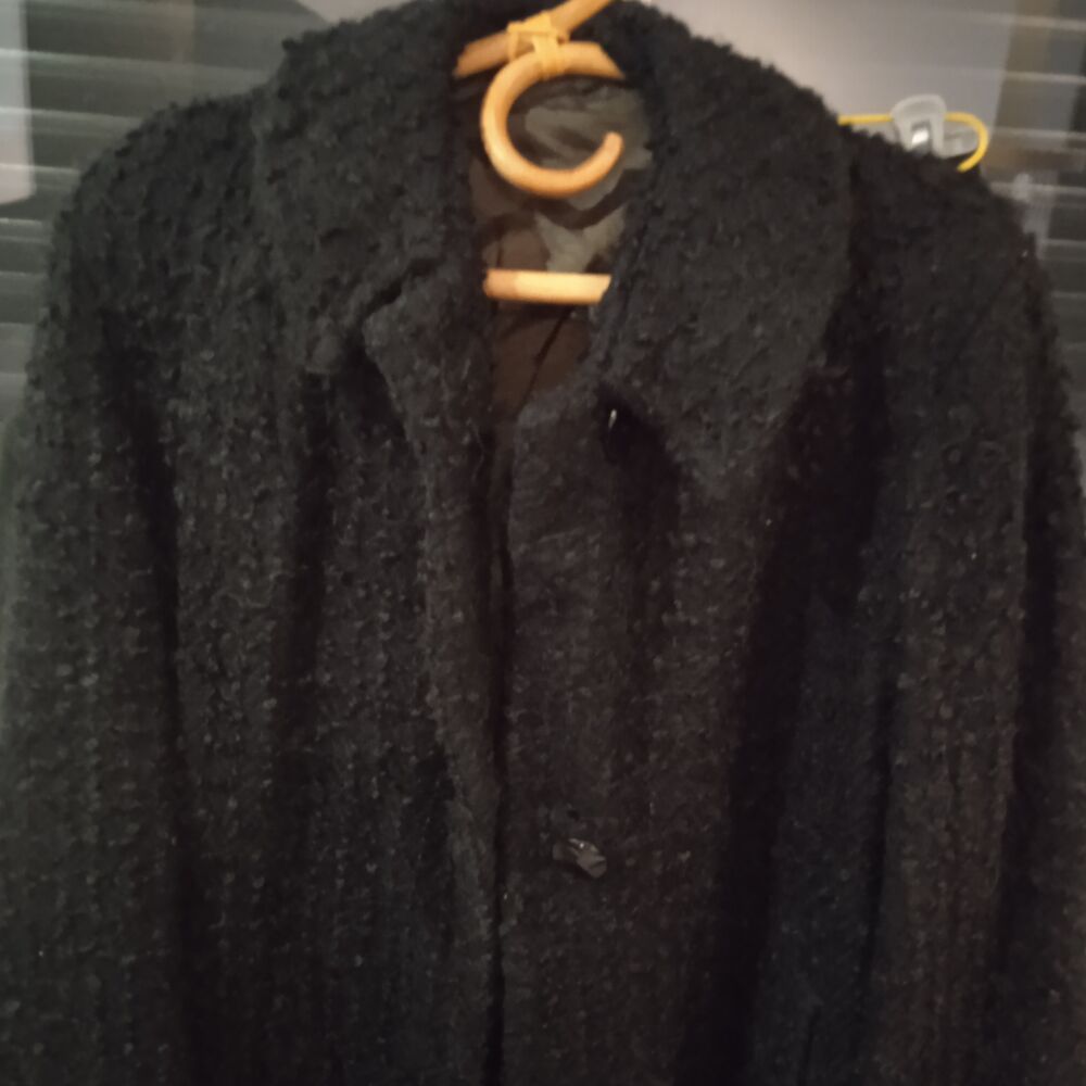 Manteau long noir bouclettes T 42/44 plus d'&eacute;tiquette concer Vêtements