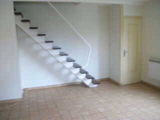  Appartement à louer 3 pièces 80 m²