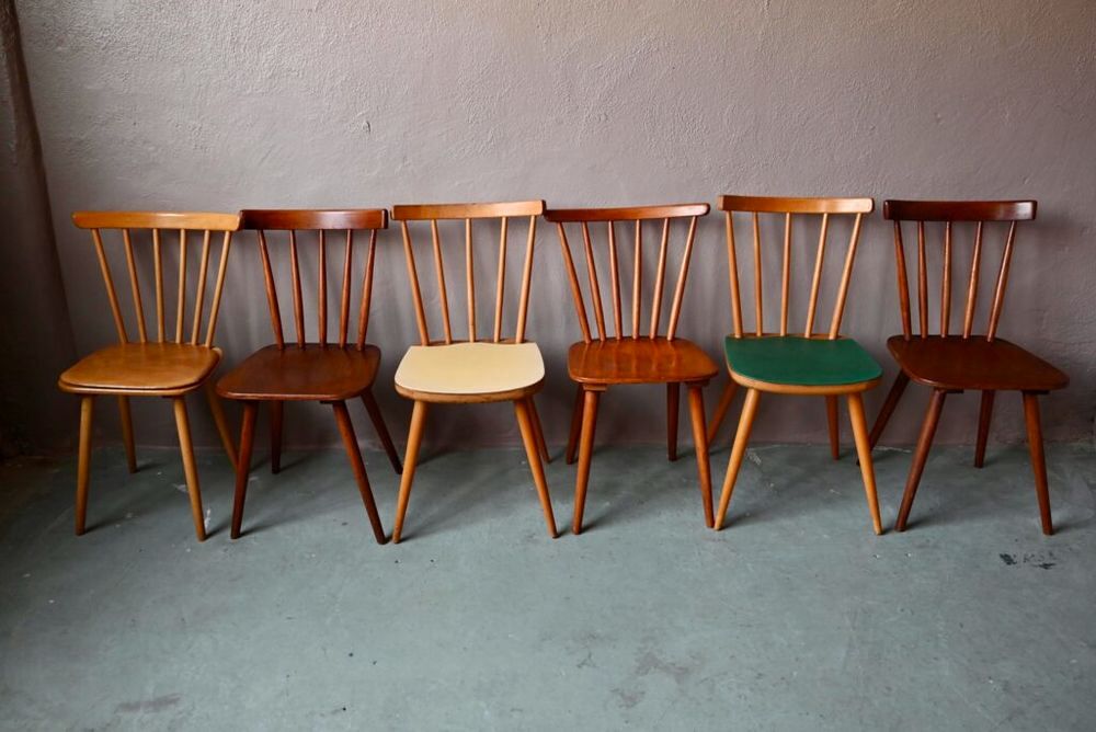 S&eacute;rie de 6 chaises d&eacute;pareill&eacute;es bistrots &agrave; barreaux color&eacute;es Meubles