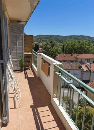  Appartement à louer 3 pièces 55 m²