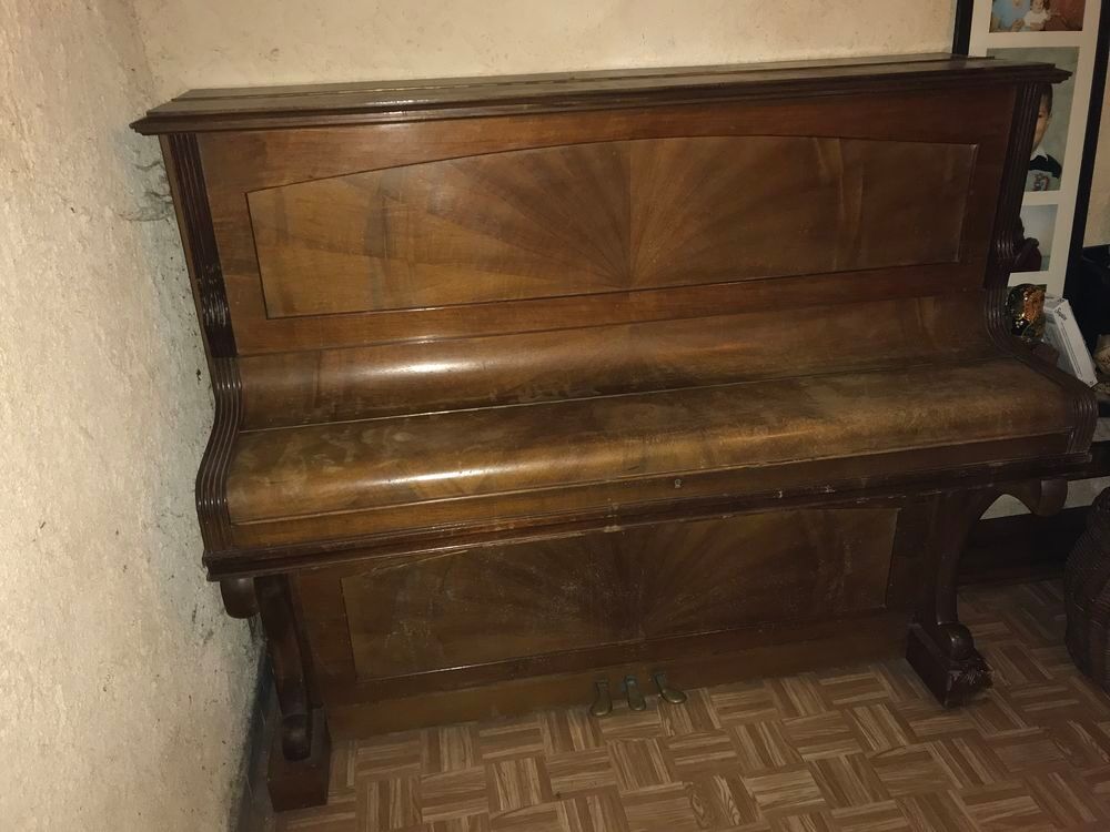 Donne piano droit Instruments de musique