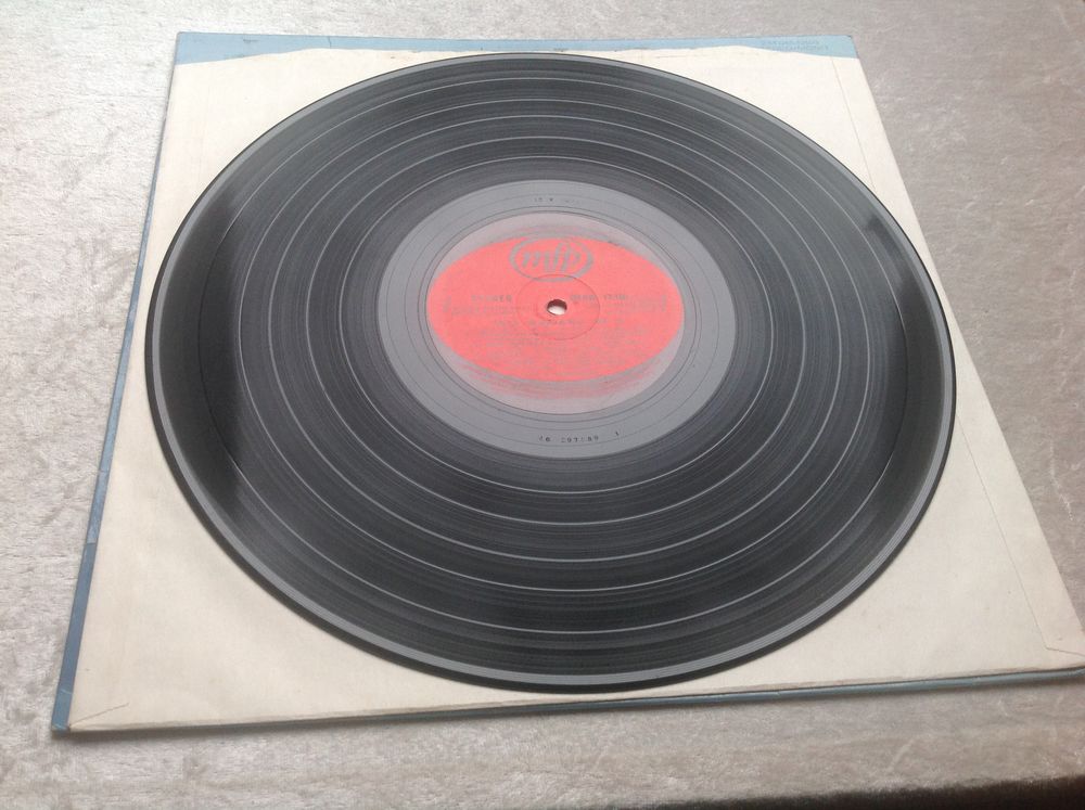 LUIS MARIANO VOLUME 4 VINYLE 33T Envoi Possible
CD et vinyles