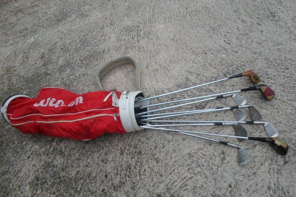 equipement de golf dans son sac porteur Sports