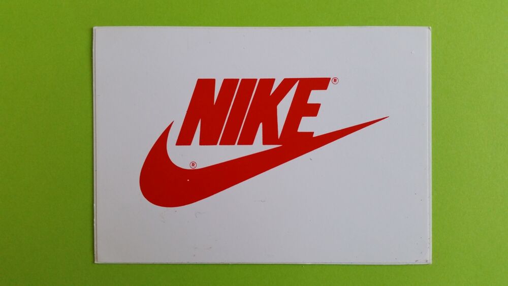 NIKE 