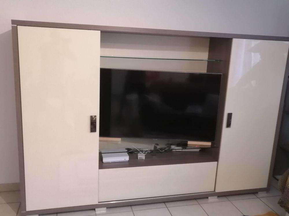 Jolie meuble de salon Meubles