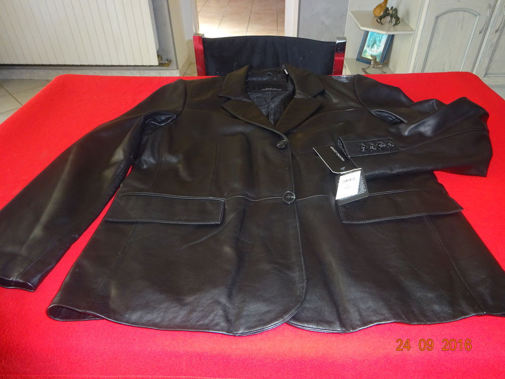 veste en cuir neuve Vtements