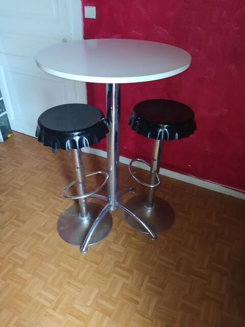 MANGE DEBOUT ET TABOURETS 35 Tourette-du-Ch�teau (06)