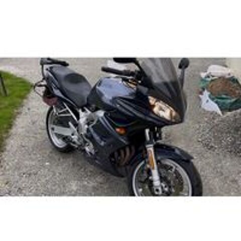 YAMAHA 2004 occasion 49320 Saint-Saturnin-sur-Loire