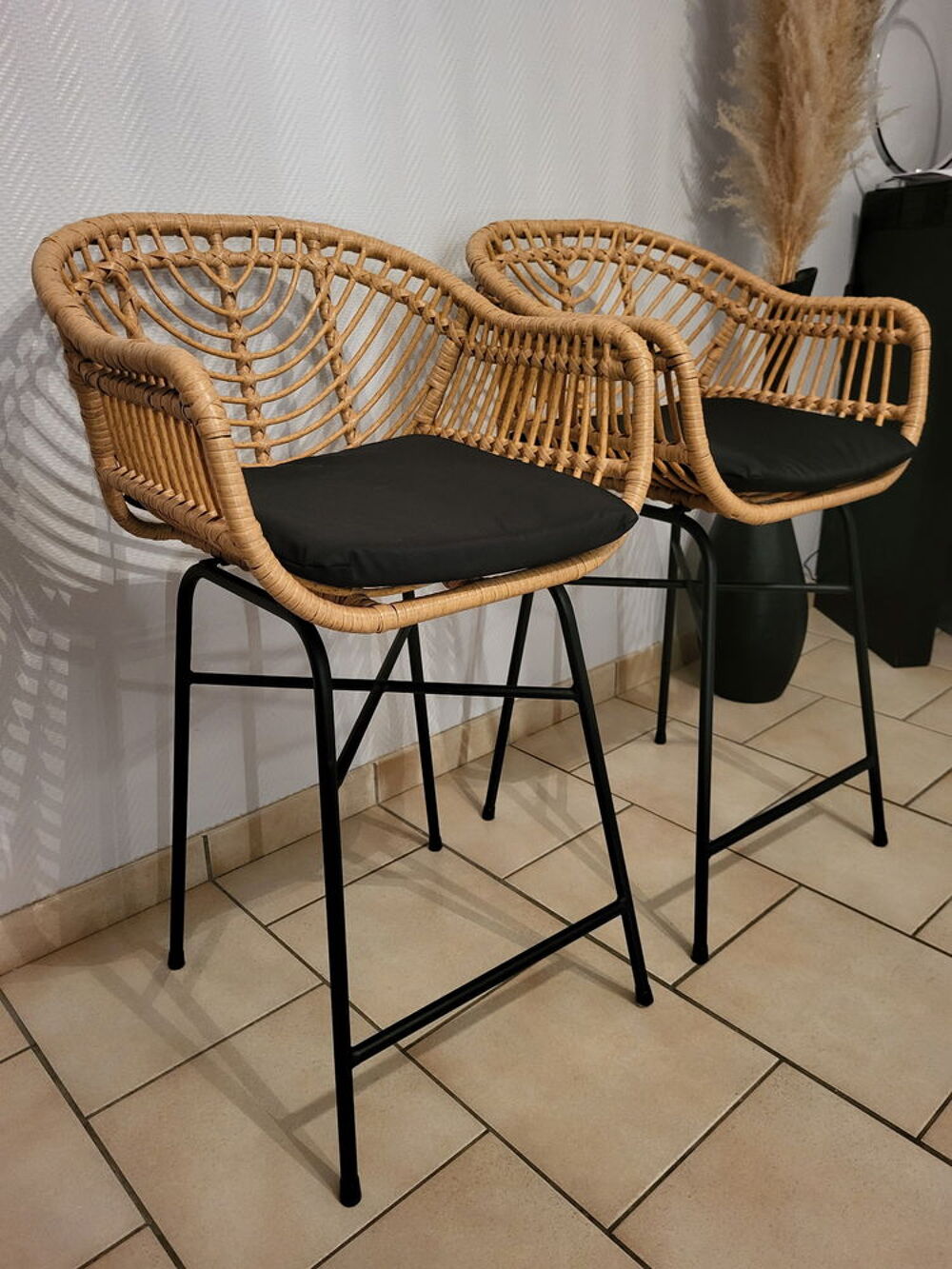 2 chaises hautes fer et osier neuves factures &agrave; l'appui Meubles