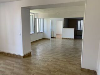  Maison à louer 5 pièces 156 m²