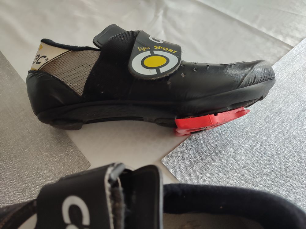 Chaussures Carnac peut convenir &agrave; un enfant Chaussures