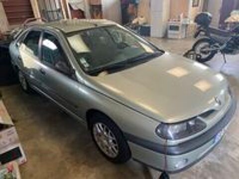 Laguna 1.8i 16V Pack 2001 occasion 02600 Corcy