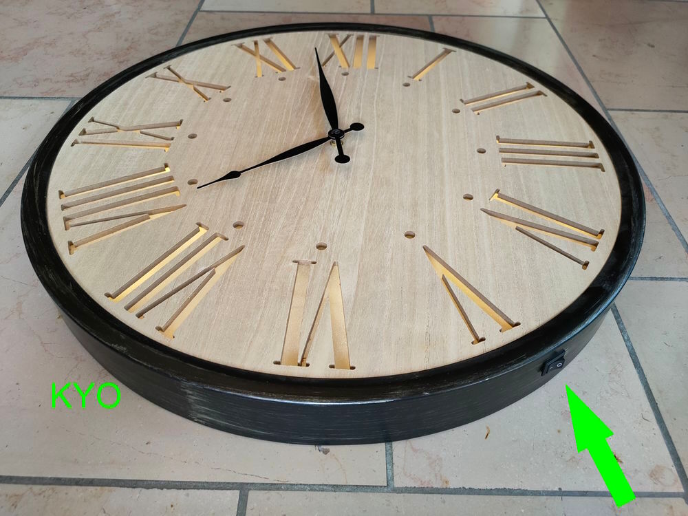 Grande Horloge murale industrielle chiffres romains LED 60cm Décoration