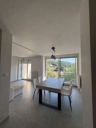  Appartement à louer 4 pièces 75 m²