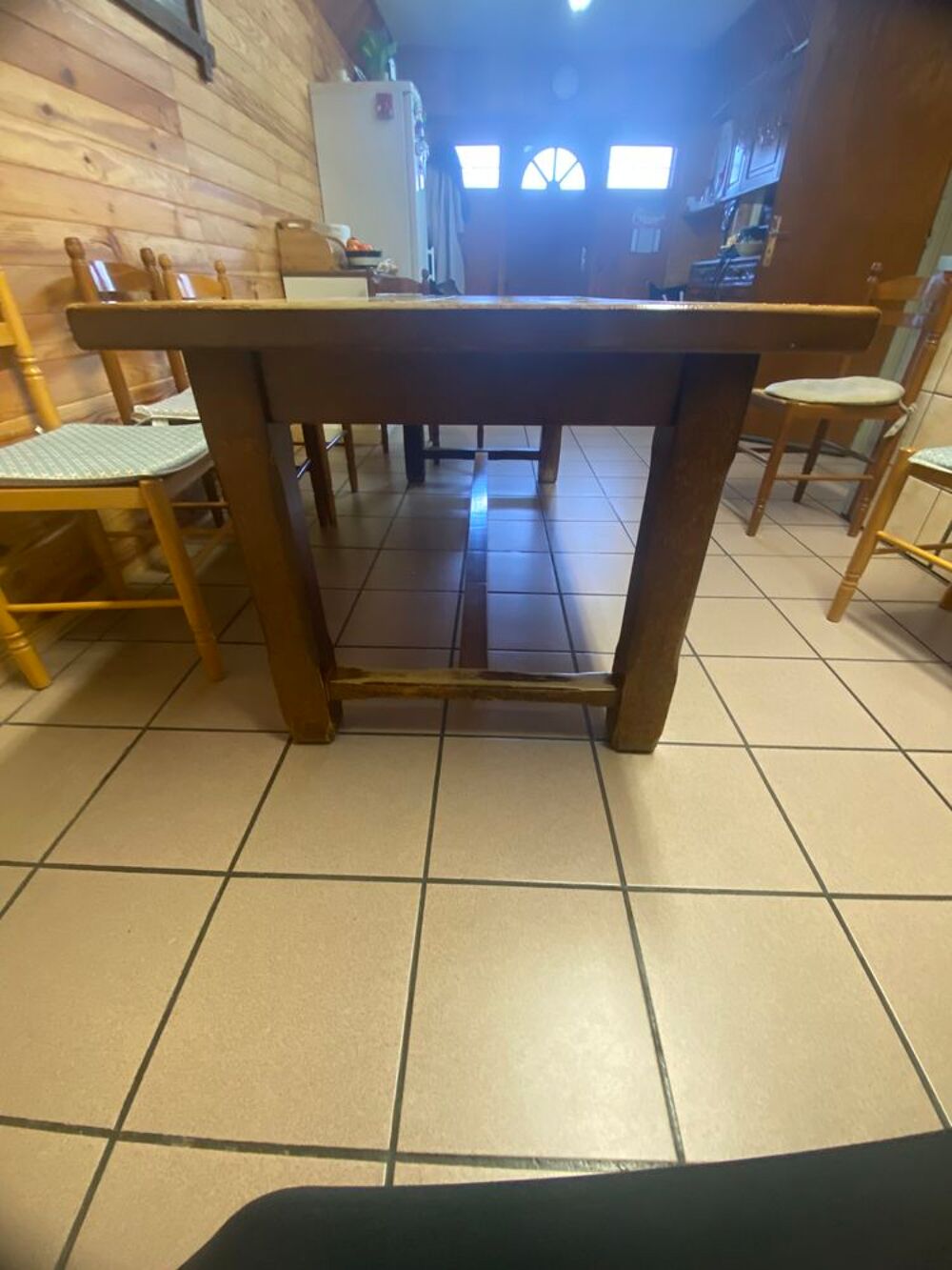 Grande table en bois carrel&eacute;e Meubles