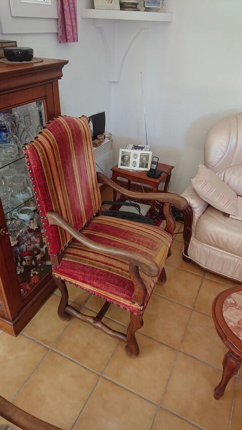 FAUTEUILS LOUIS XIII A RETAPISSER 50 La Londe-les-Maures (83)