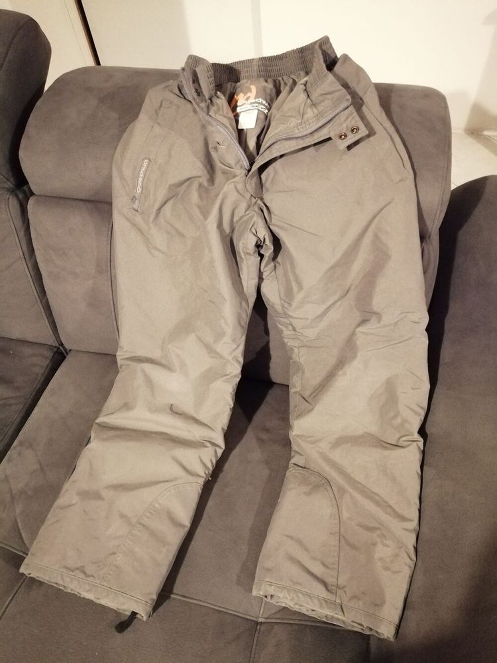 Pantalon de ski gris taille 12 ans gar&ccedil;on. Bon &eacute;tat Sports