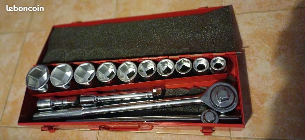 coffret a douilles 22 a 50 neuf ( camion )
jamais utilis&eacute; 
Bricolage