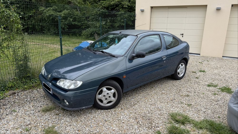 M&eacute;gane Coup&eacute; 1.6ie 1996 occasion 91620 Nozay