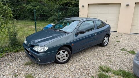 Renault megane coupe M&eacute;gane Coup&eacute; 1.6ie