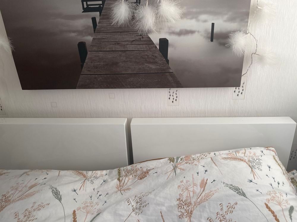 Lit Blanc Brillant + sommier 140x190 - tr&egrave;s bonne qualit&eacute; Meubles
