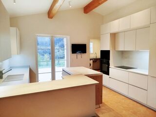  Villa  vendre 6 pices 200 m