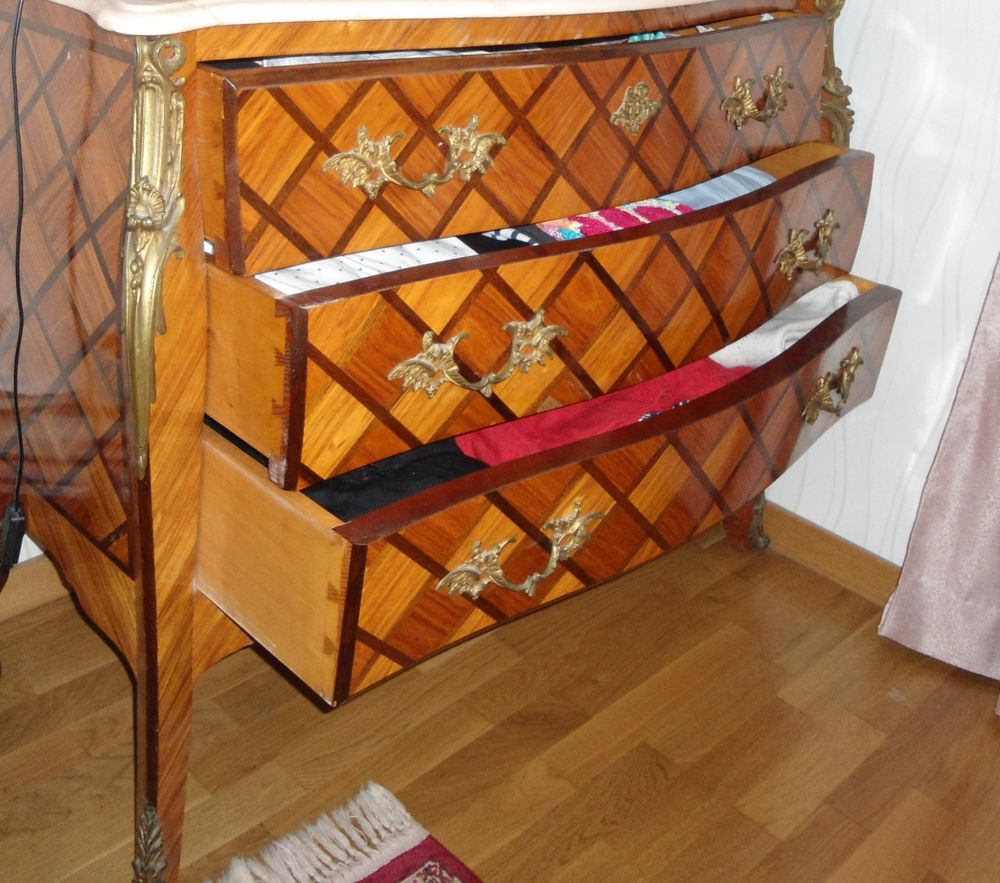 Commode ancienne en bois de rose marquet&eacute; Meubles
