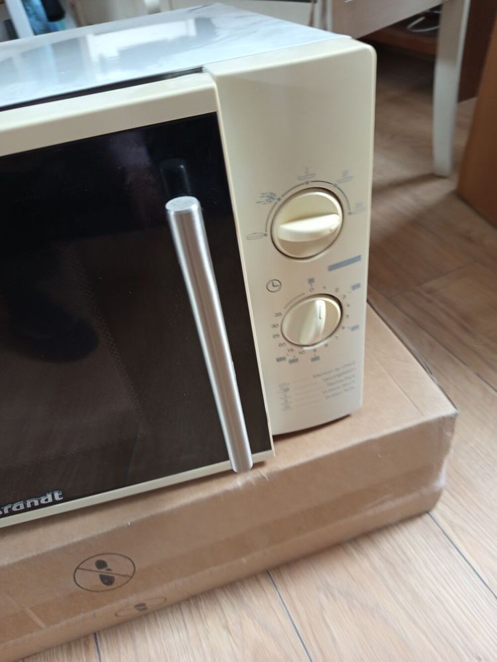 Micro-ondes grill Electrom�nager