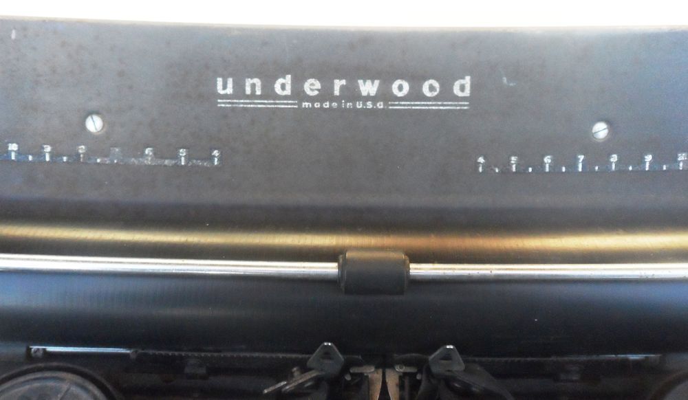Machine &agrave; &eacute;crire UNDERWOOD des AN 30/40 made in USA 