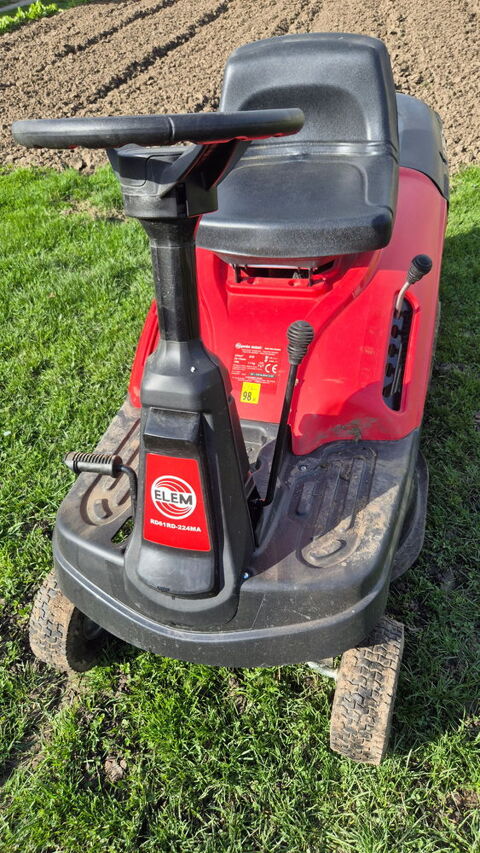 Tondeuse autoportee 1000 Saint-Soupplets (77)