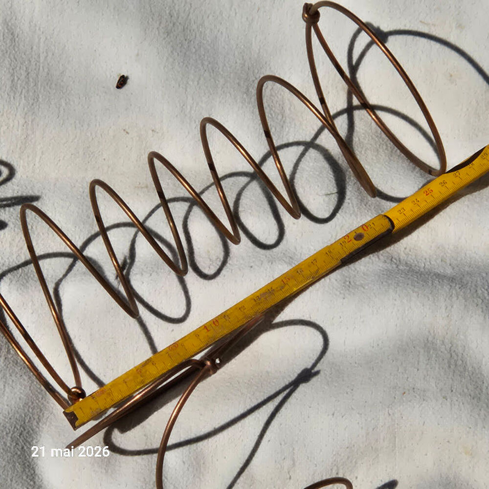Lot d'une trentaine de ressorts couleurs laiton de 26 cm de Bricolage