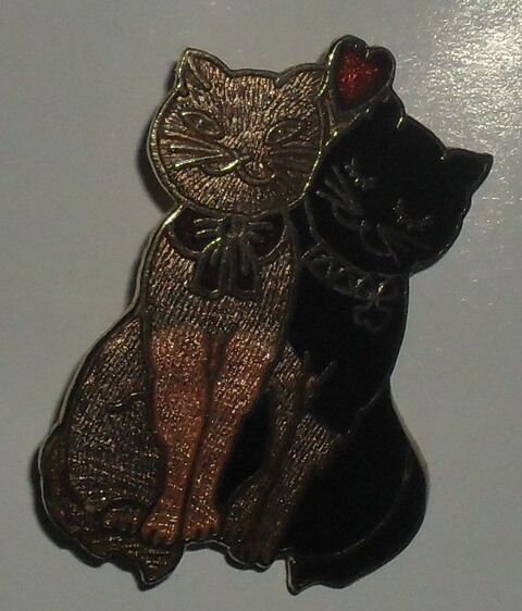 Broche 2 chats amoureux. 15 Montreuil (93)