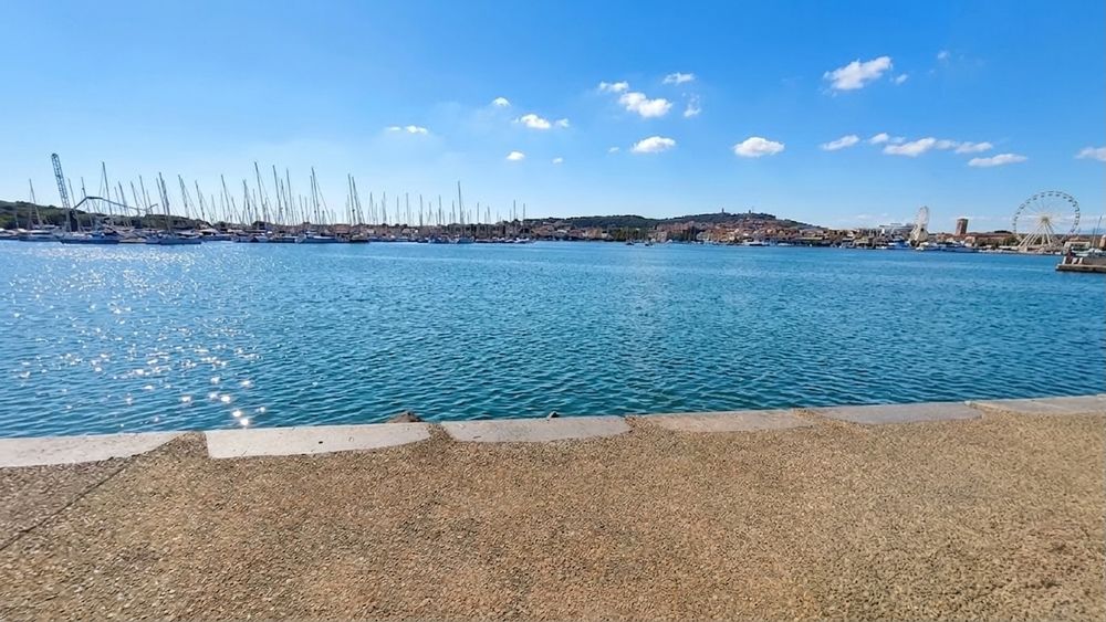 Vente Appartement LE CAP D'AGDE : ÎLE DES PÊCHEURS: Situé face au port, appartement DUPLEX donnant sur le quai, composé de deux niveaux. Le cap d agde