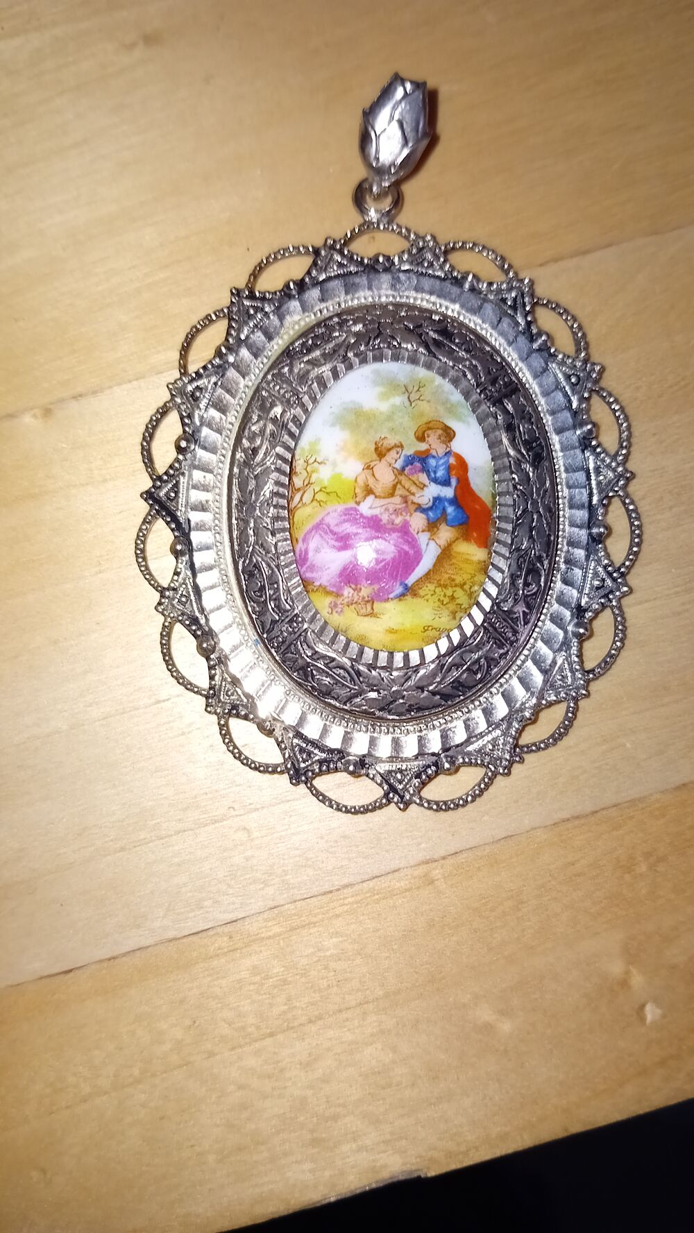 M&eacute;daillon ancien Bijoux et montres