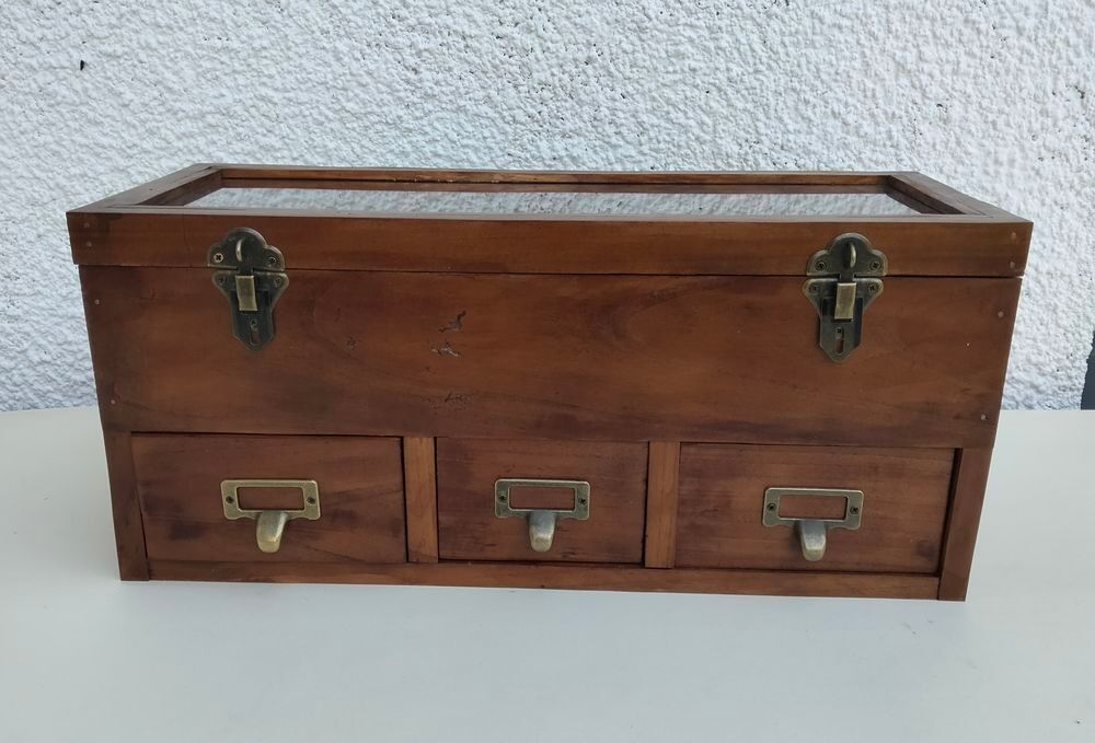 Boite de rangement. Décoration