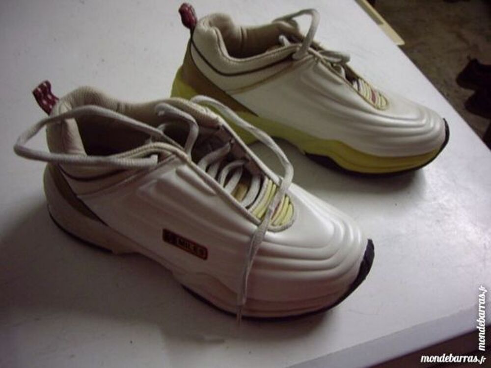 Baskets de ville Cr&egrave;me dor&eacute; pt 38 -neufs- Chaussures