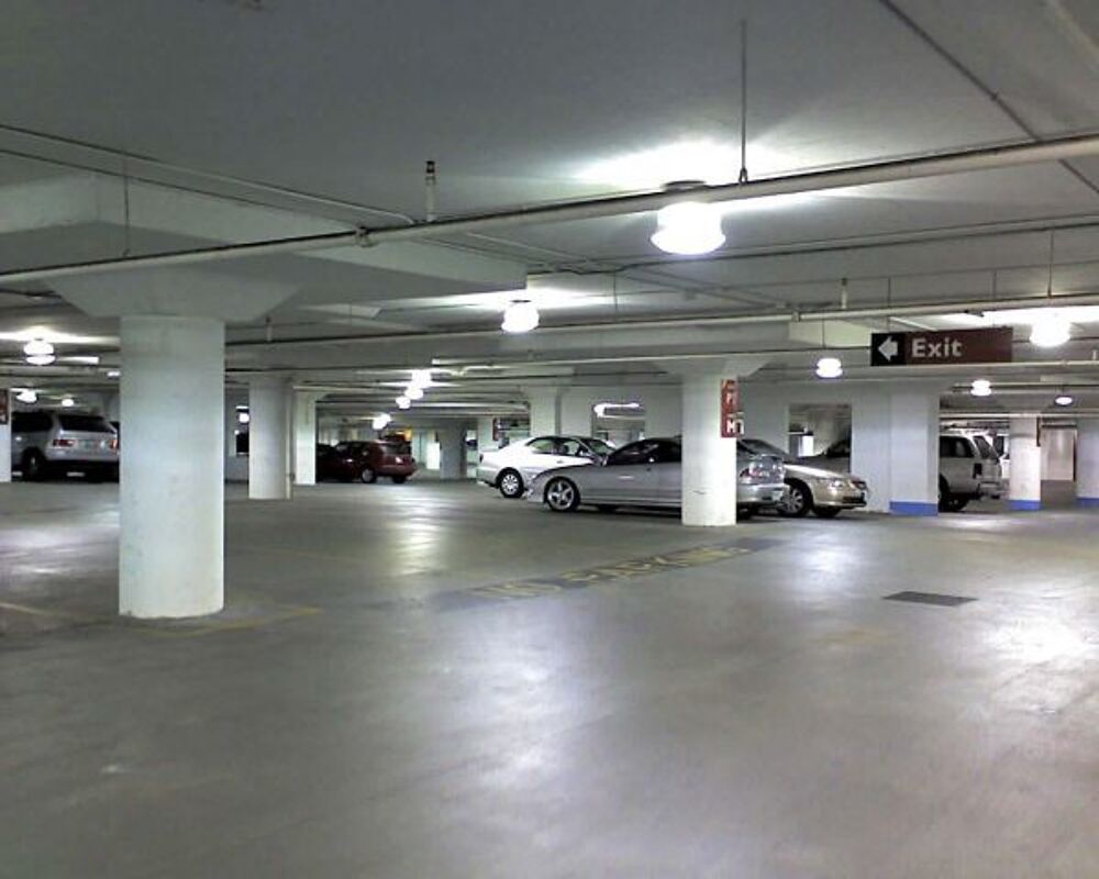 Location Parking/Garage Grande place de parking couvert sur le Jarret Marseille 5