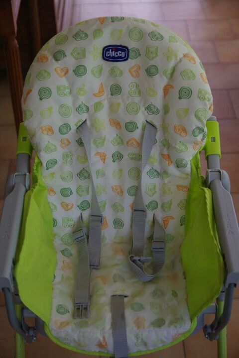 chaise haute b�b� 20 La Fontonne (06)