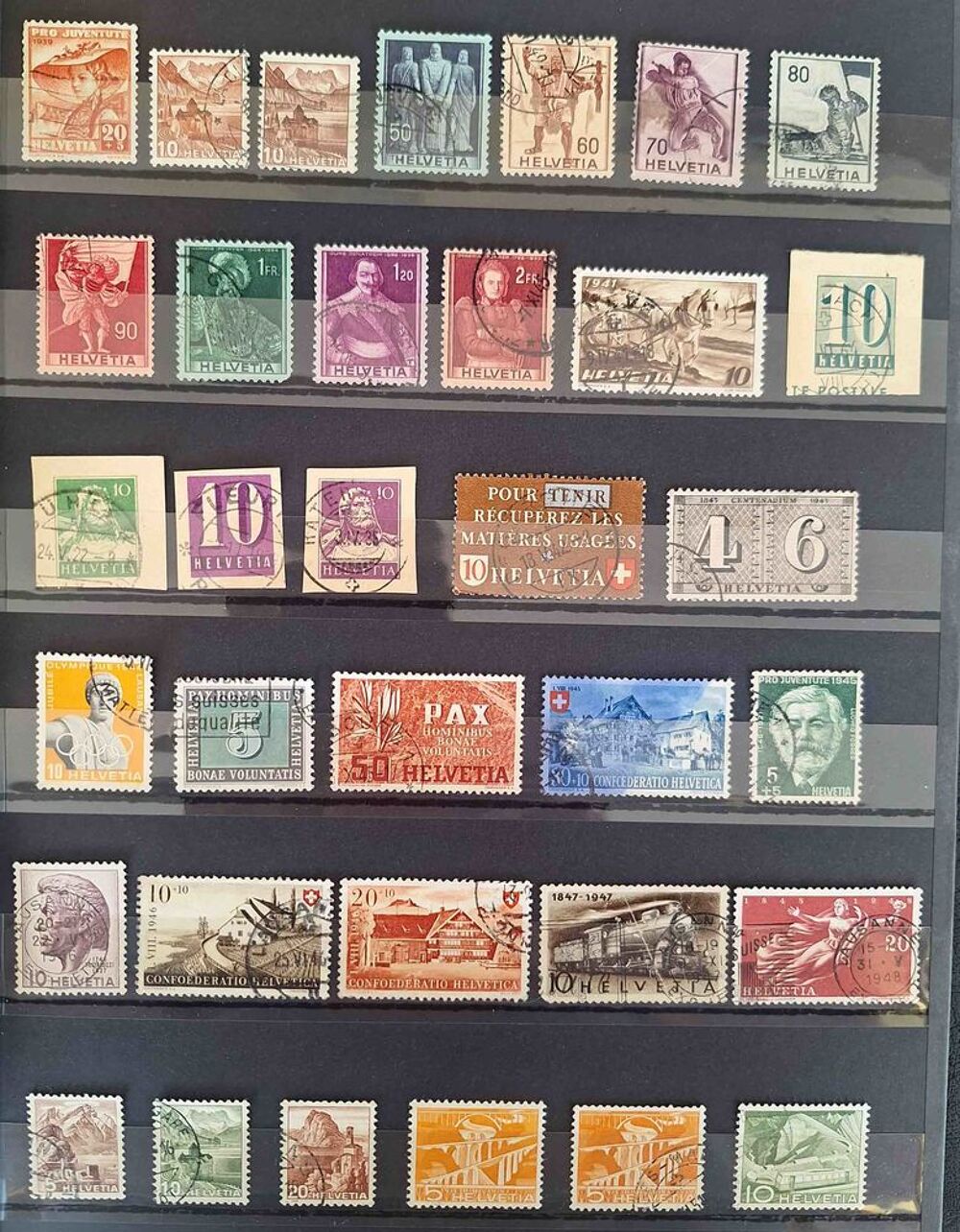 S&eacute;rie de timbres de collection de Suisse 