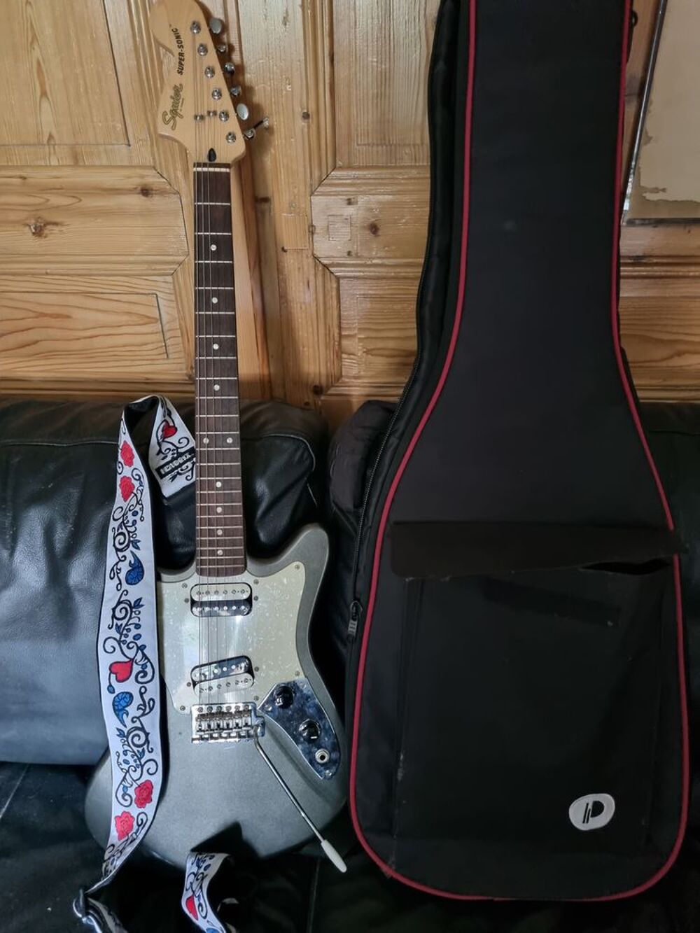 Guitare squiers super sonic Instruments de musique