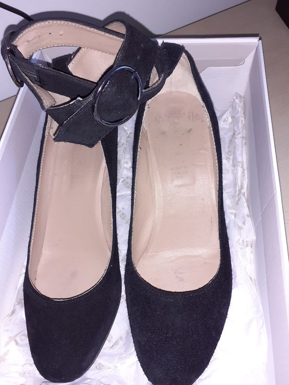 Paire de chaussure daim noir Chaussures