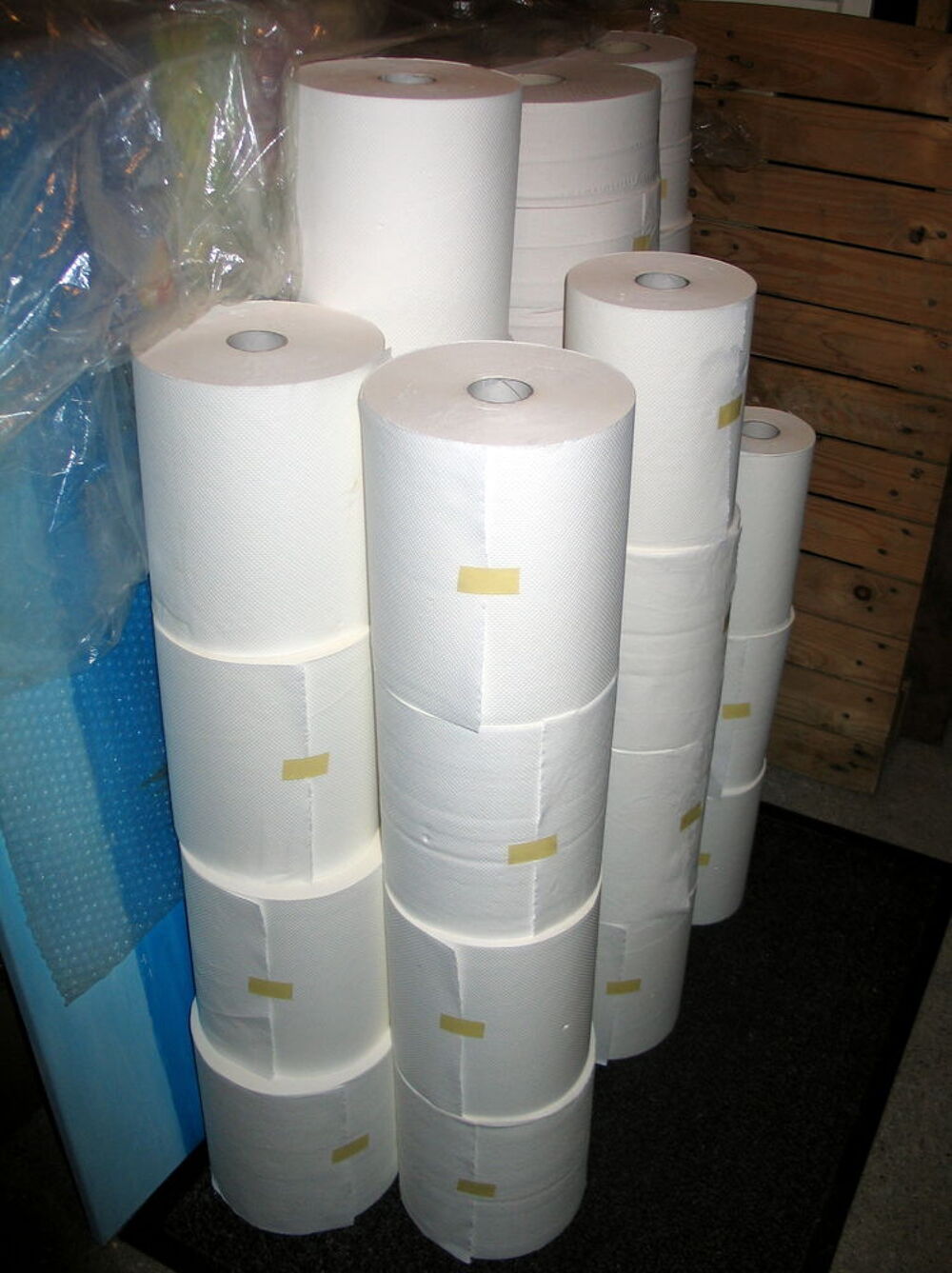 Essuie tout et distributeurs d&eacute;vidoirs papier Bricolage